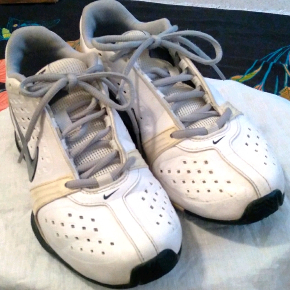 Nike REAX white sneakers Sz. 6.5